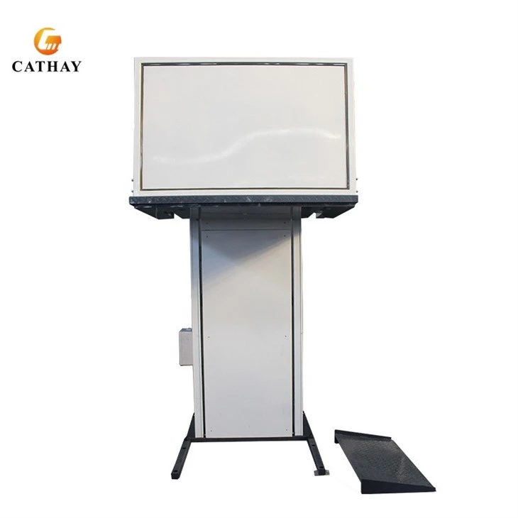 Wheelchair Lift With Closed Cabin